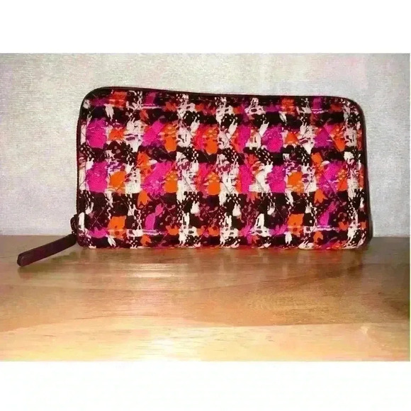 Vera Bradley‎ Pink Georgia Wallet in Houndstooth Tweed - Chic and Compact - Picture 1 of 4